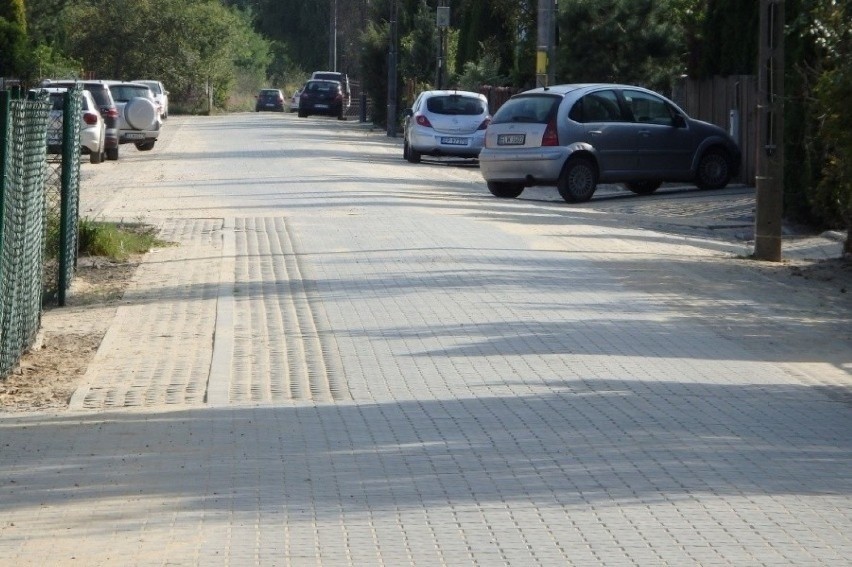 Ulica Gruntowa w Starowej Górze ma nawierzchnię z kostki zamiast z asfaltu 