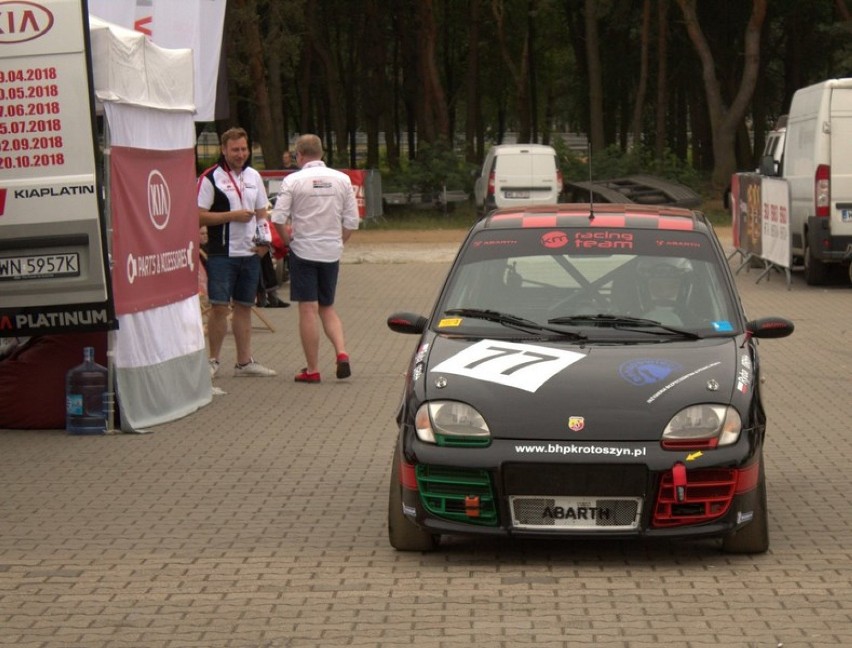 Pierwsze punkty krotoszynian w Wyścigowych Samochodowych Mistrzostwach Polski [ZDJĘCIA]