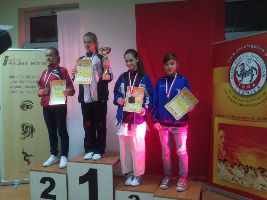 Kinga Turlińska z Tomaszowa wygrywa w XIII Europejskim Pucharze Miedzi w karate WKF w Legnicy