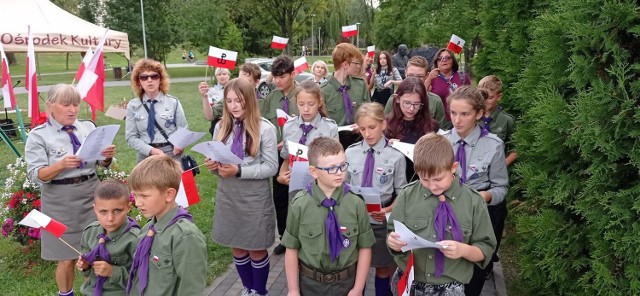 W staszowskich uroczystościach wzięli udział między innymi harcerze