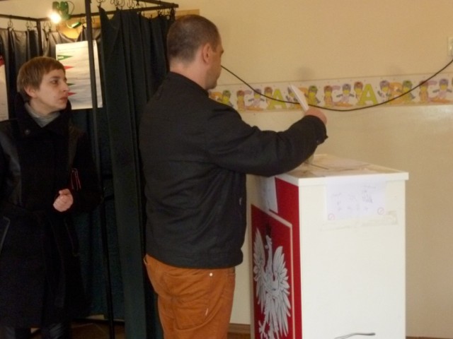 Wybory parlamentarne 2015 w Chodzieży. Trwa głosowanie [FOTO]