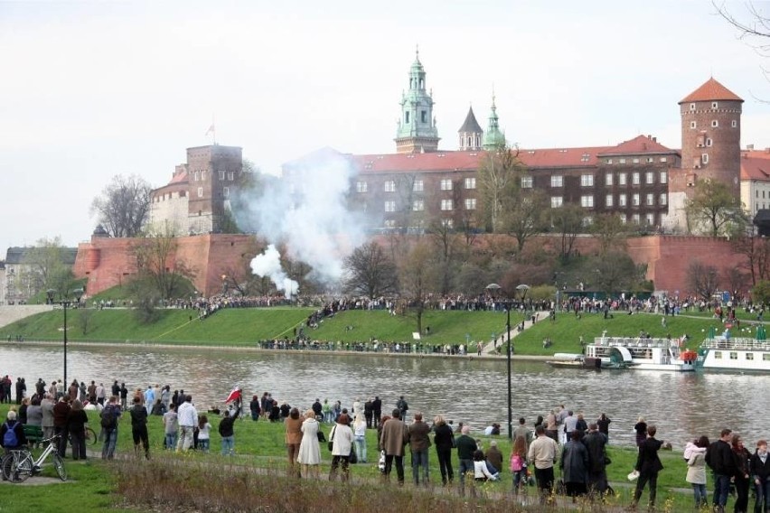 Kraków. Uroczysta salwa pod Wawelem. Flisacy będą świętować odzyskanie niepodległości