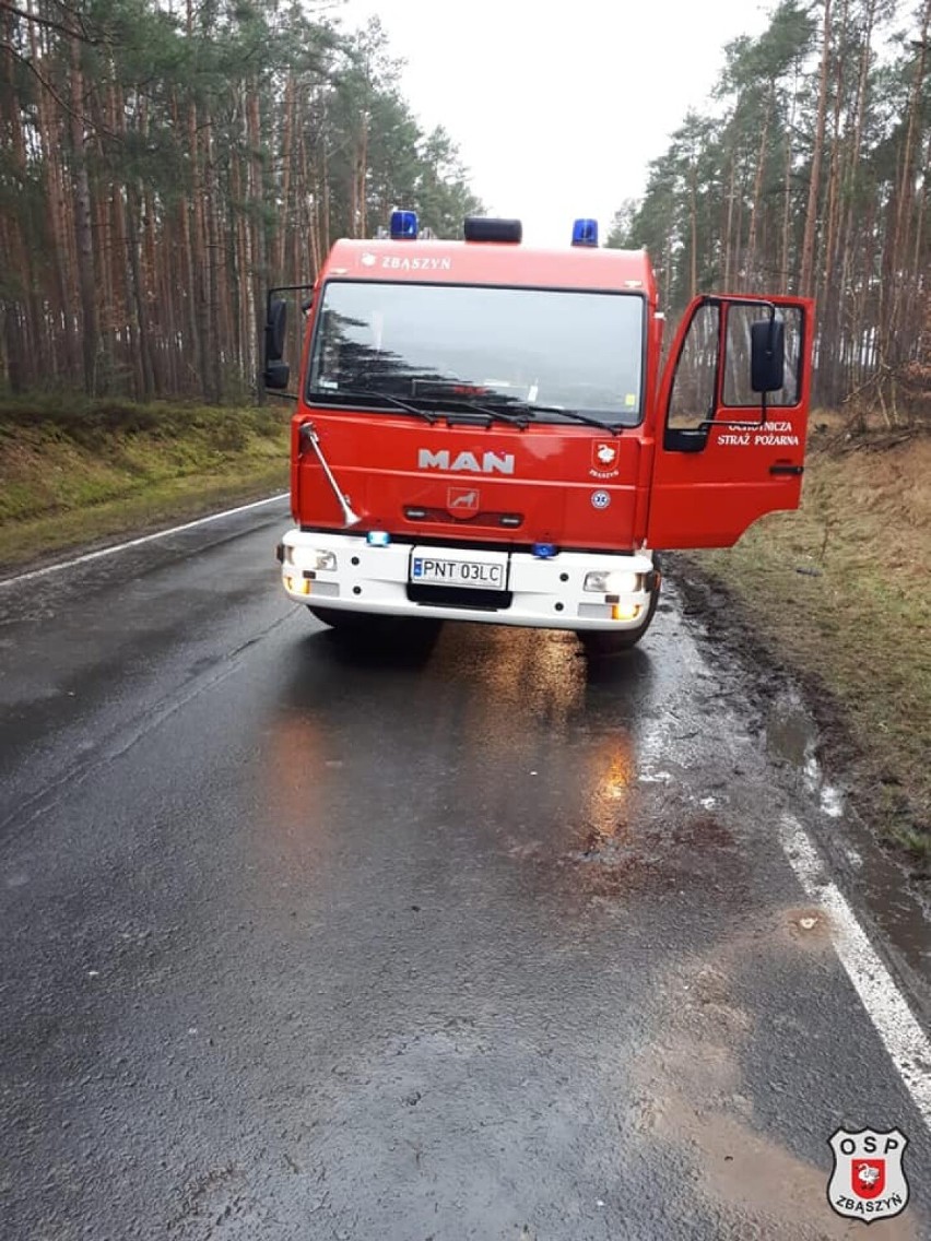 Tragiczny wypadek pod Zbąszyniem. Pasażerka VW zmarła w szpitalu [ZDJĘCIA]