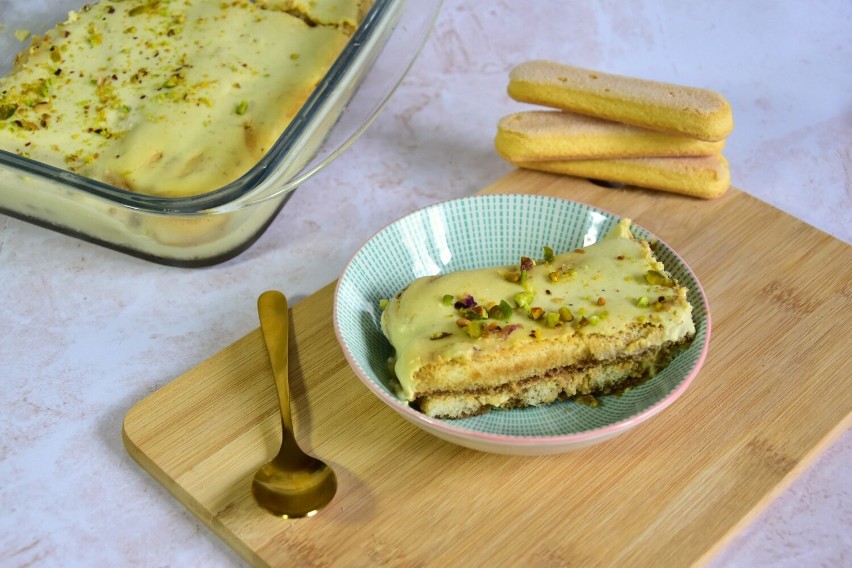 Domowe tiramisu pistacjowe warto zrobić na bazie pasty...