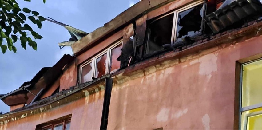 11 rodzin straciło dach nad głową. Pożar budynku wielorodzinnego w Górce. Gmina apeluje o pomoc poszkodowanym 