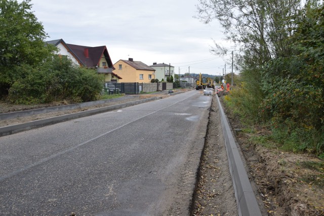 Pozyskano wysokie dofinansowania na przebudowy dróg powiatowych oraz gminnych.