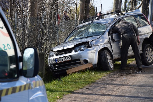 Wypadek w Celbowie (27.04.2017). Karambol na DW 216