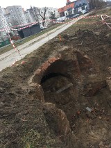 Malbork. Stare fundamenty odkryte na Starym Mieście [ZDJĘCIA]. Inwestycja chwilowo wstrzymana 
