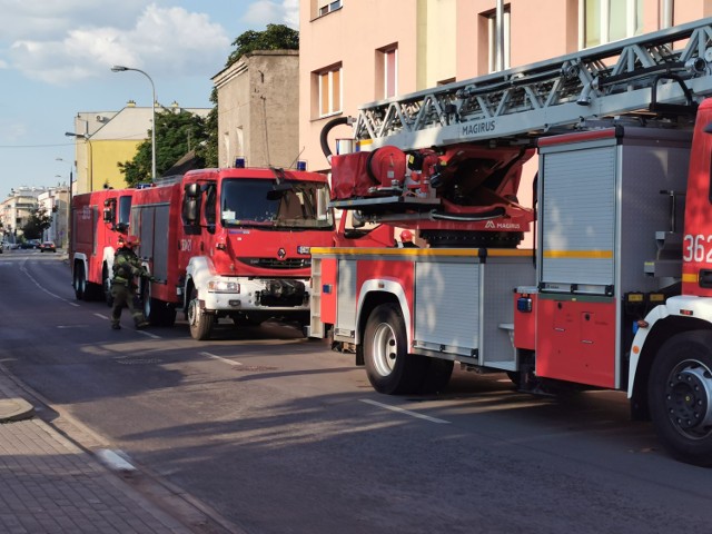 Interwencja straży pożarnej na ulicy Starodębskiej we Włocławku.