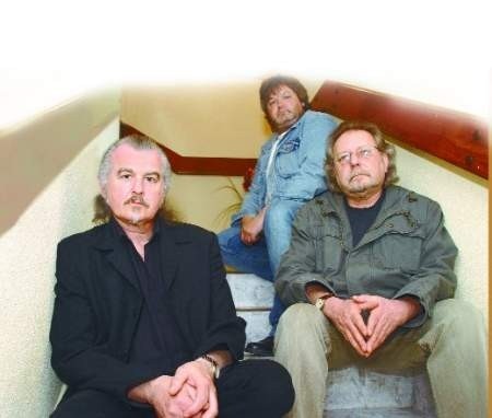 Fot. Marcin Osman  Od lewej: klawiszowiec Gallagher, gitarzysta Williamson i wokalista Barton.