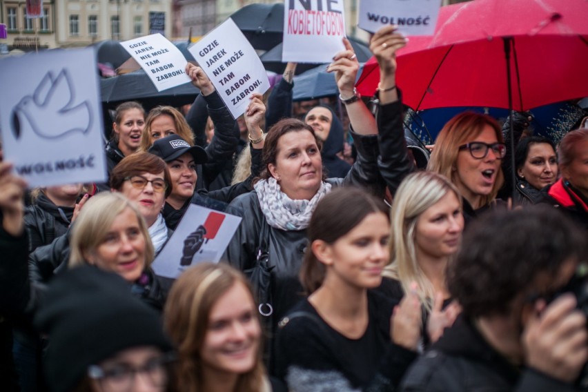 Czarny Dzień Matki. Bydgoszczanie zaprotestują przeciwko reformie edukacji