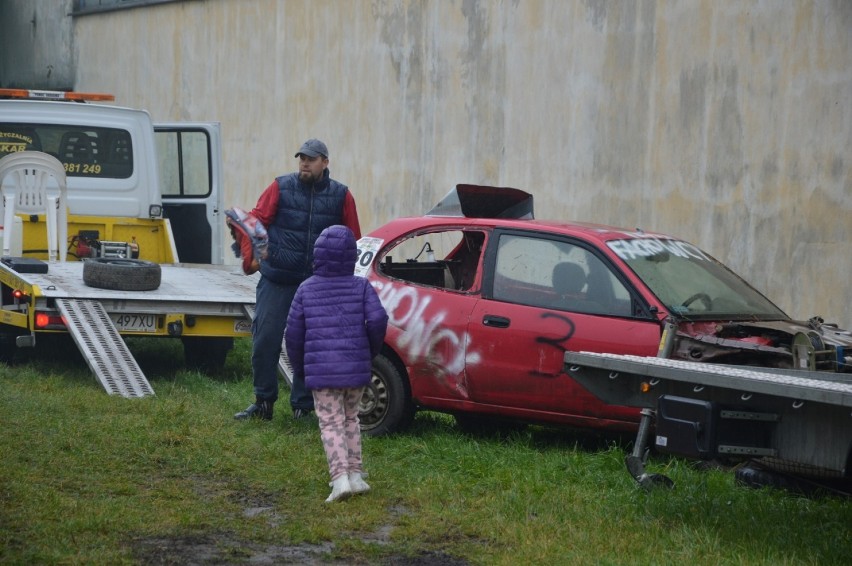 Wyścigi wraków w Zelowie