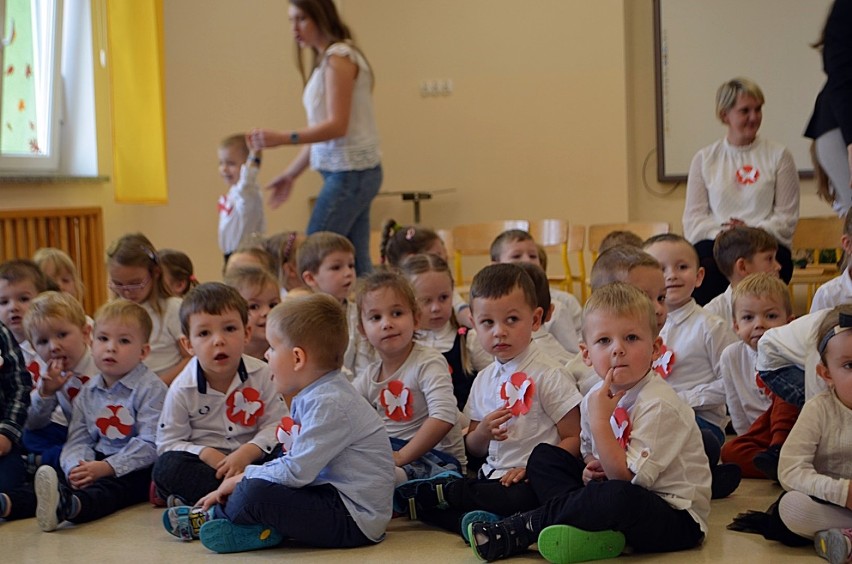 Przedszkolaki zaśpiewały pięknie Mazurka Dąbrowskiego! ZDJĘCIA/FILMY