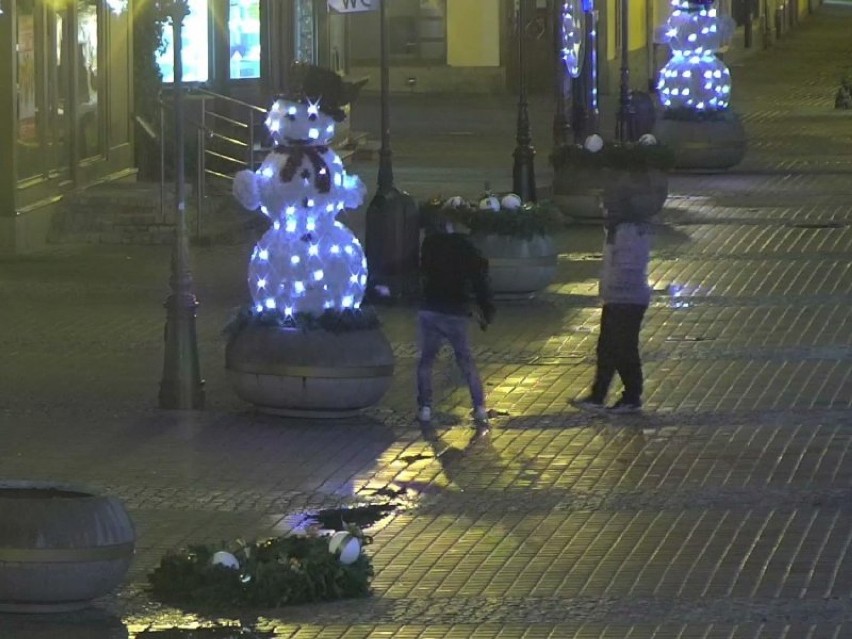Dewastacja świątecznych ozdób w Wejherowie