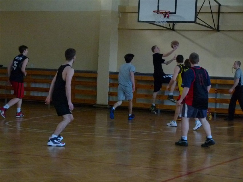 Ruszyła liga koszykówki w Zduńskiej Woli