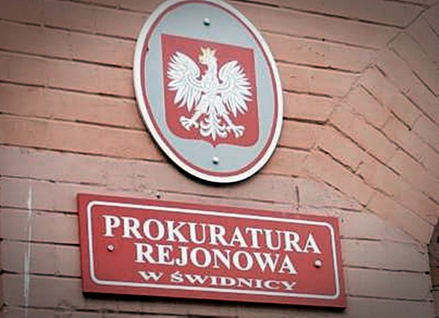 Sprawa usiłowania zabójstwa dwóch pacjentów Szpitala Latawiec w Świdnicy i uszkodzenia ciała pielęgniarki zostanie umorzona. Na oddziale psychiatrii szpitala w Wałbrzychu zmarł 84-latek podejrzany o dokonanie przestępstw