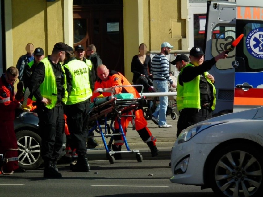 Wypadek na Matejki w Poznaniu: Rowerzystka w szpitalu