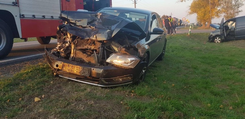 Wypadek w Bukowej Śląskiej. Pasażerka passata ranna w wypadku na krajowej 39 pod Namysłowem