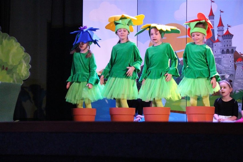 Przedszkole "Wesoły Smyk" w Chodzieży zorganizowało koncert z okazji Dnia Matki. Wystąpiły oczywiście dzieci!