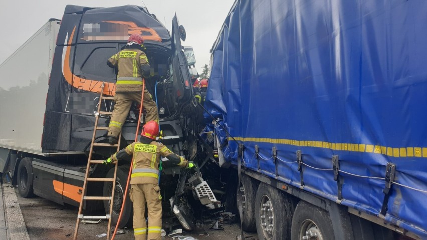 Śmiertelny wypadek na autostradzie A1 w okolicach Radomska...