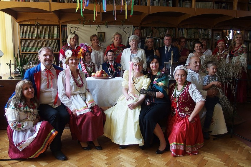 Były tańce, śpiewy i czytanie "Wesela" [foto, wideo]