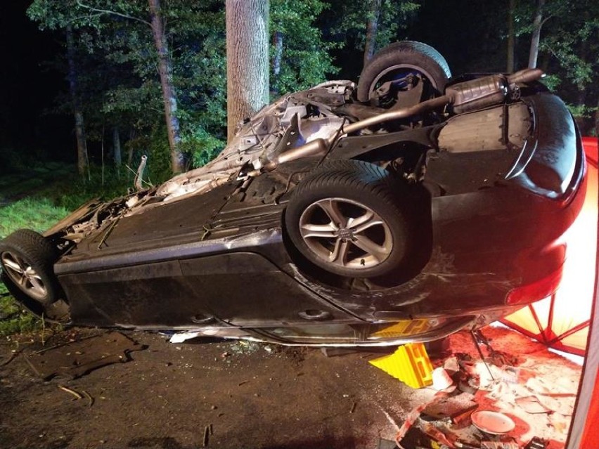 Śmiertelny wypadek na trasie Szamocin-Białośliwie. 20-letni kierowca zginął na miejscu
