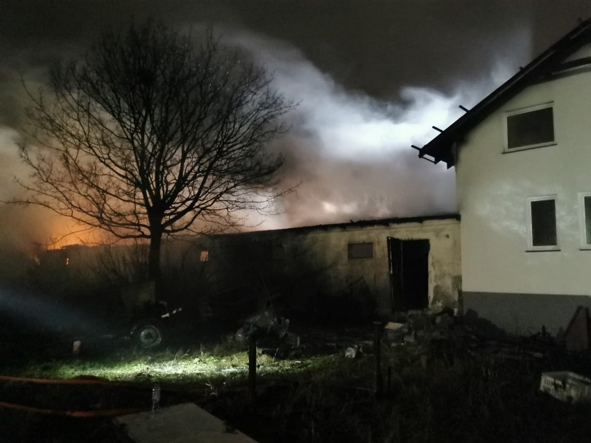 Pożar w Miszewie. Płonęło pomieszczenie gospodarcze. 03.01.2022