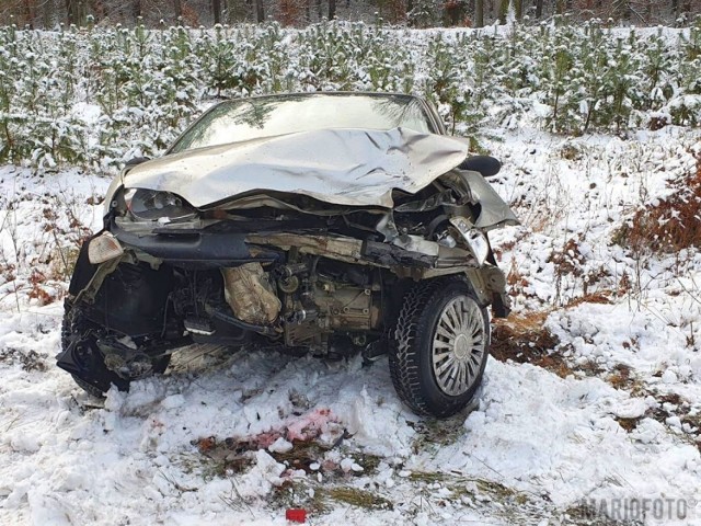 Opady śniegu przyniosły pogorszenie warunków na opolskich drogach.
