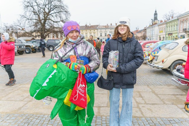 Finał WOŚP 2022 w Nowym Sączu. Na rynku i WSB, działo się!