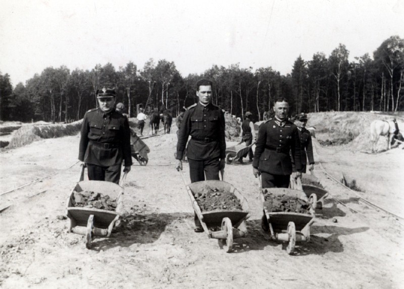 24.03.1935. Budowa Kopca Józefa Piłsudskiego na Sowińcu