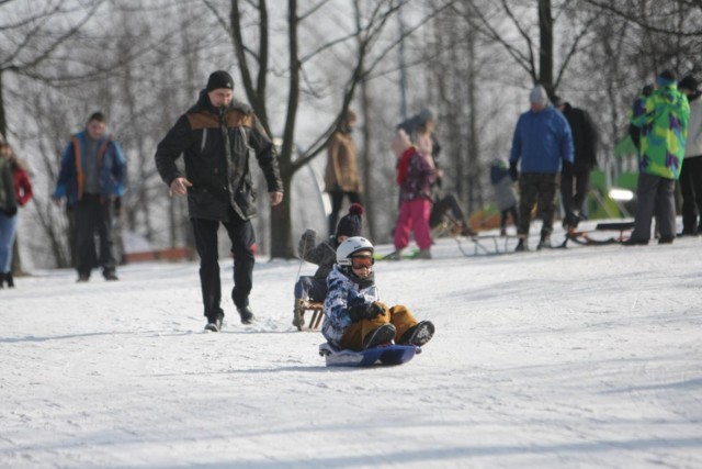 Wyciąg narciarski w Sosnowcu zamknięty, chociaż śniegu nie brakuje
