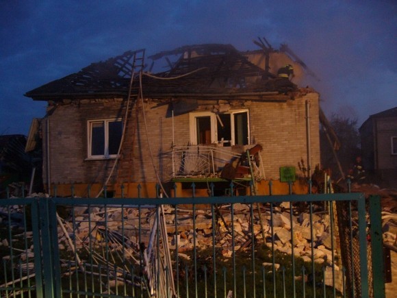 Wybuch gazu w Ostrowcu Świętokrzyskim, budynku mieszkalnym [zdjęcia]