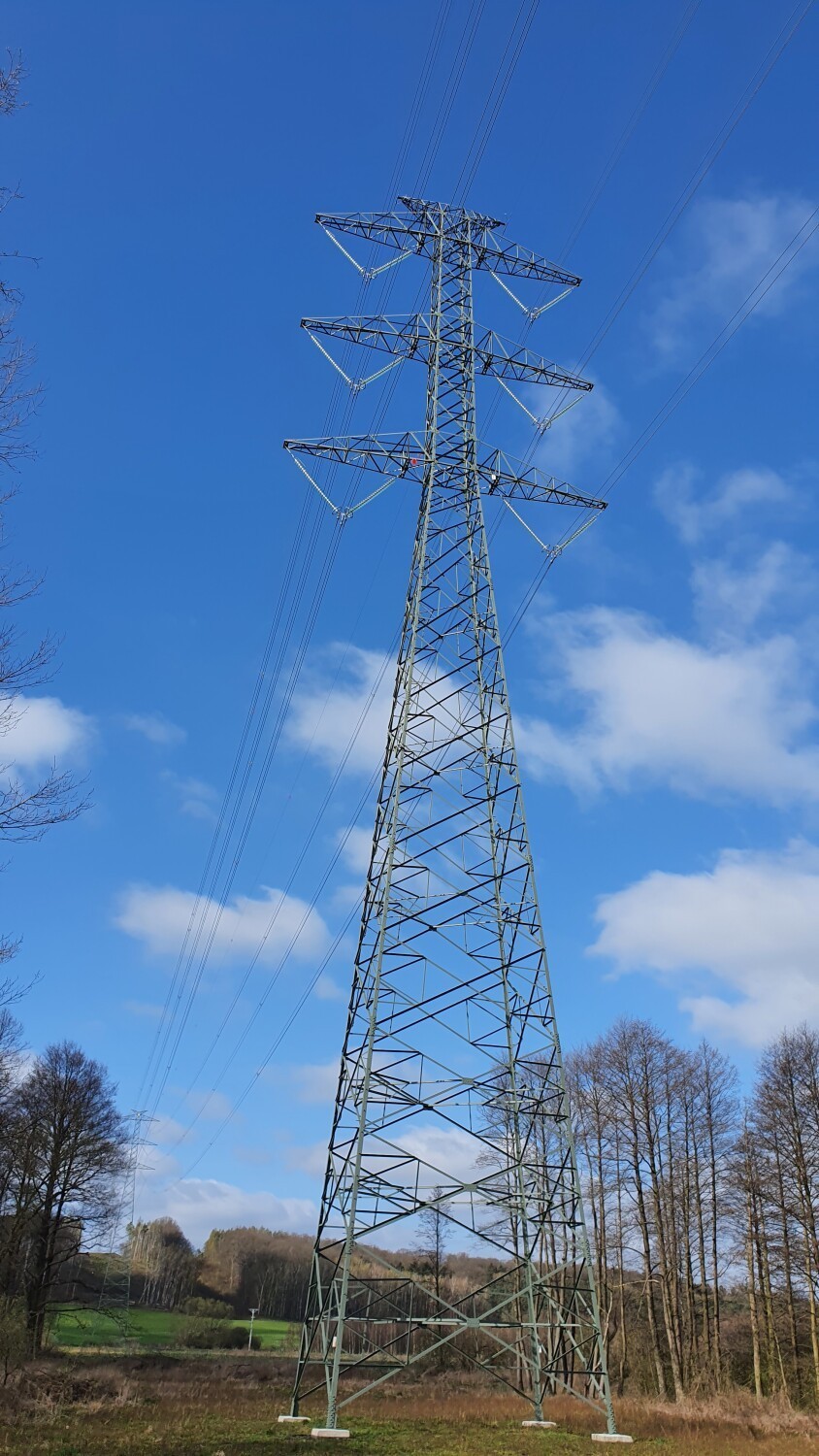 Powiat szamotulski. Linia 400 kV Piła Krzewina – Plewiska gotowa do ruchu próbnego