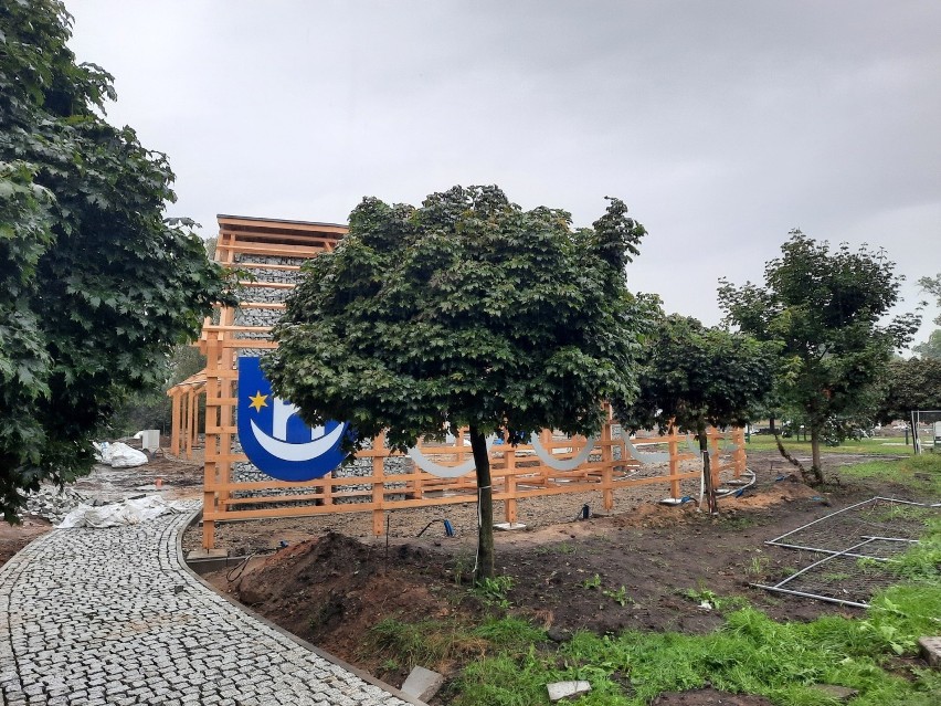 Budowa tężni solankowych w Wołczynie i ścieżek w Kozim Parku