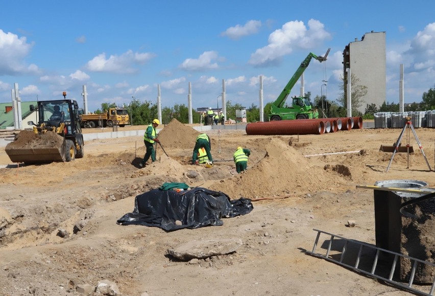 Trwają prace przy rozbudowie Centrum Handlowego nad Potokiem przy ulicy Struga w Radomiu