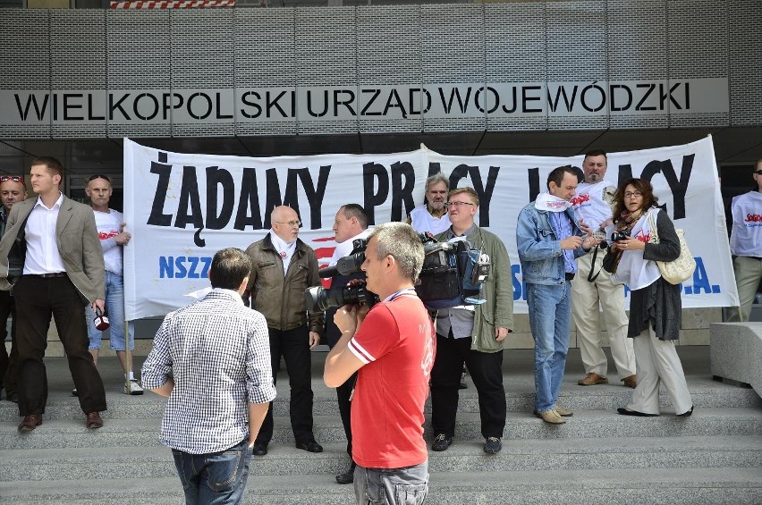 Poznań - Protest Solidarności pod Urzędem Wojewódzkim [ZDJĘCIA, WIDEO]