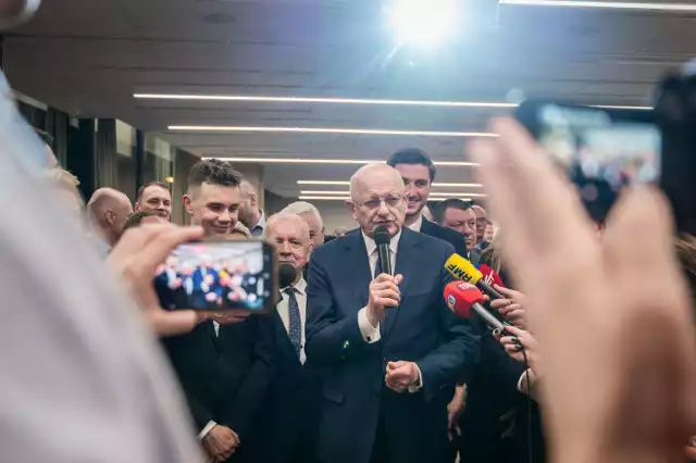 Rządzący Lublinem od 2010 r. Krzysztof Żuk uzyskał reelekcję już w pierwszej turze