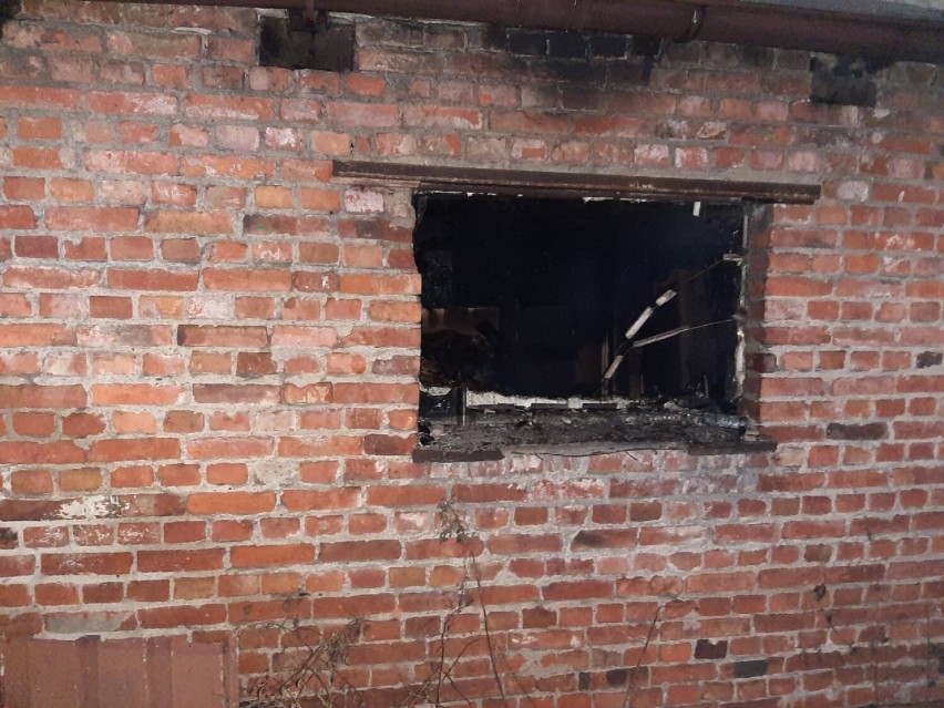 Tragedia w Radlinie: 49-latek zginął w pożarze. Ogień pojawił się w garażu. Czy przyczyną tragedii był odpromiennik? 