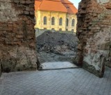 Kolejne odkrycie w ruinach Pałacu w Goszczu. Co tym razem znaleźli robotnicy? (ZDJĘCIA)