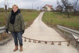 Powiat Tarnowski: Sąsiad zablokował im jedyny dojazd do domu grubym łańcuchem