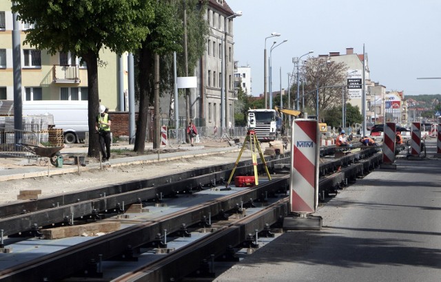 Modernizacja torowiska tramwajowego oraz ulicy Chełmińskiej w Grudziądzu trwa już 14 miesiąc