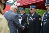 Rawicz. Ochotnicza Straż Pożarna w Izbicach obchodzi jubileusz 75 lat istnienia. Był pochód, msza polowa uroczysty apel [ZDJĘCIA]