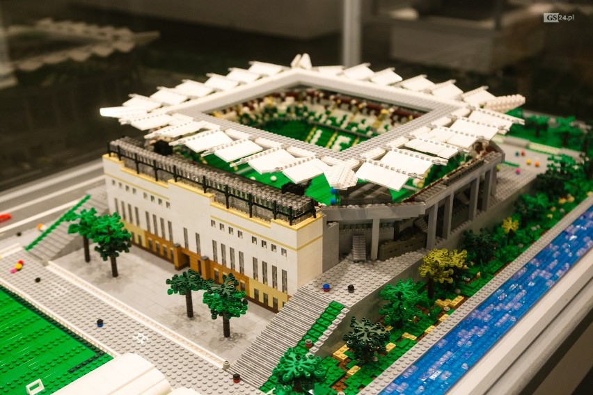 Świetna wystawa gigantycznych konstrukcji z klocków LEGO [ZDJĘCIA]