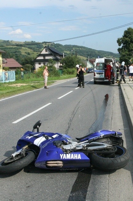 Kamienica: motocyklista wbił się w seata [ZDJĘCIA]