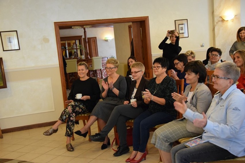 Małgorzata Kidawa - Błońska w Zduńskiej Woli na spotkaniu z kobietami