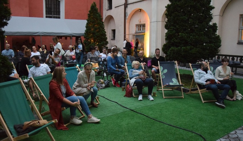 Pokaz filmu "Kwiat szczęścia" w Galerii Sztuki im. Jana...