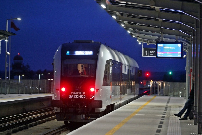 Kartka z kalendarza. 18.08.2015. Pomorska Kolej Metropolitalna gotowa do startu. Przetestowali ją pierwsi pasażerowie. Chwalą komfort jazdy