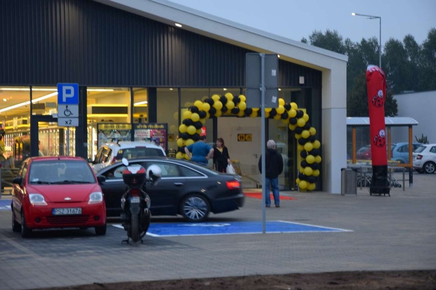 Nowy sklep sieci Biedronka otwarto w Skokach