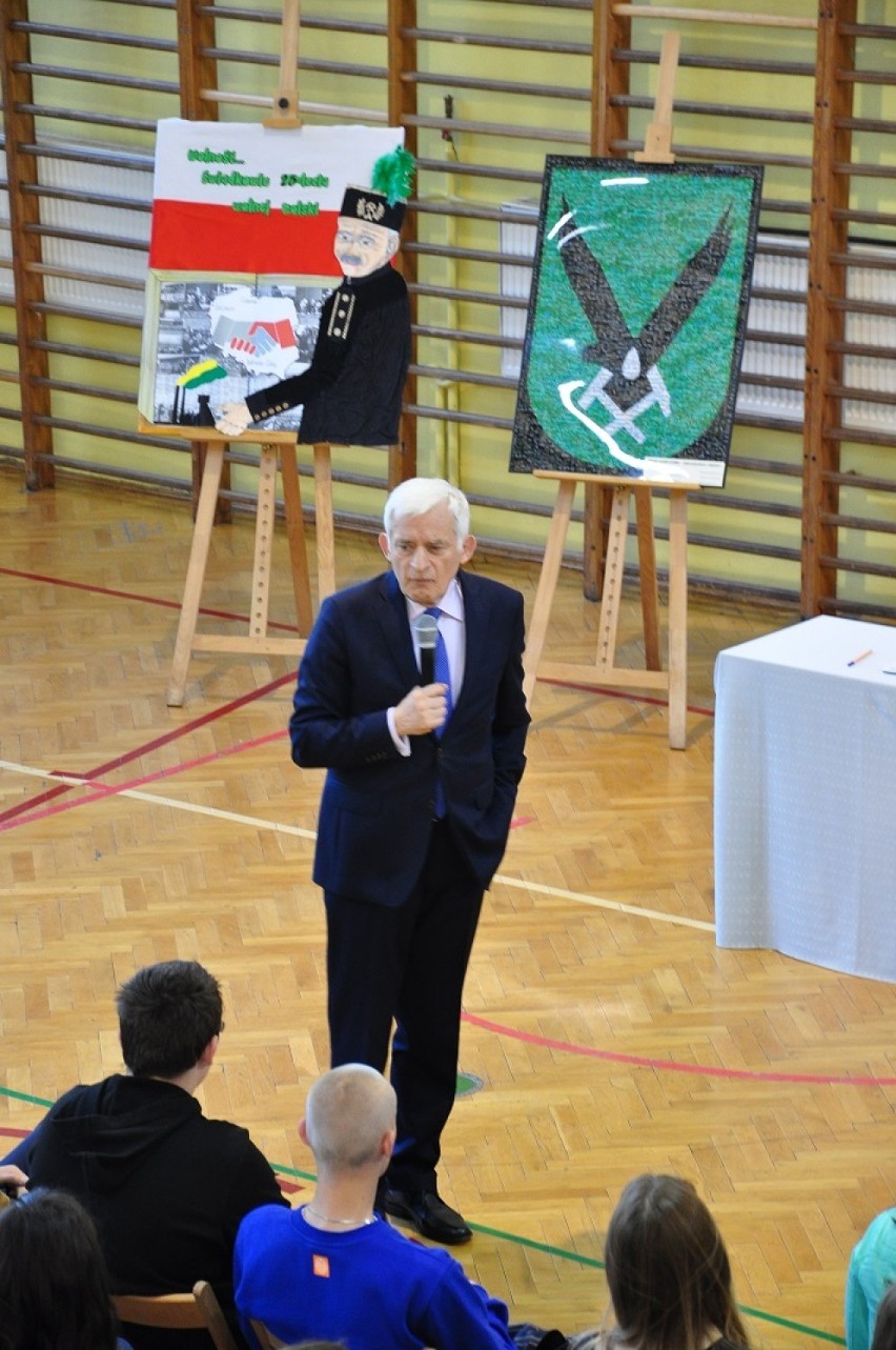 Jerzy Buzek w Jastrzębiu spotkał się z uczniami