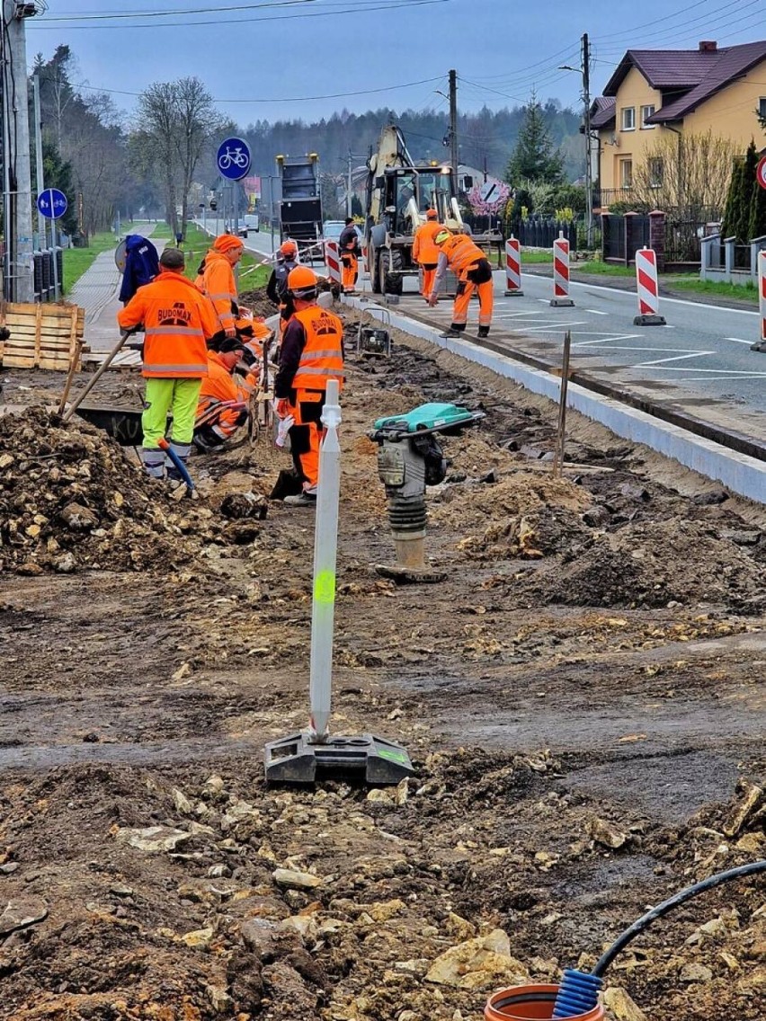 W Przymiłowicach budują przejście dla pieszych. Mieszkańcy czekali na tę inwestycję